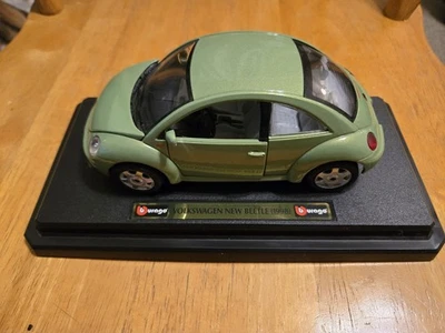Volkswagen Bburago 1998 nuevo escarabajo 1/24 verde con base diecast modelo coche (usado) Foto 1 de 4