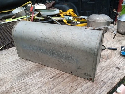 Buzón de correo de productos de acero interior rural de metal galvanizado vintage aprox 19 X 9 X 7 Foto 1 de 4
