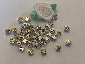 Rhinestone Rose montee 20ss 4.8mm Jonquil 4 hole sew on Pack 80 - Picture 1 of 3