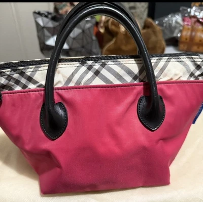 Bolso de Mano Burberry Etiqueta Azul Mini Barco Nylon Rosa Foto 1 de 4