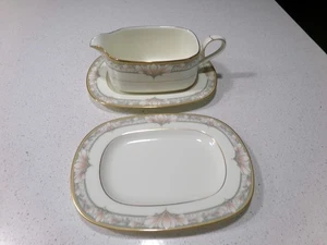 NORITAKE BARRYMORE GRAVY BOAT AND UNDERPLATE PLUS 3 RELISH - Picture 1 of 3