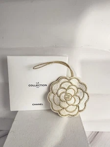 Chanel La Collection Beauté Embroidered Camelia Charm Ornament ~ VIP New In Box - Bild 1 von 7