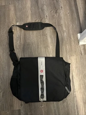 Bolso para portátil Swiss Gear Messenger negro con etiqueta con nombre correa para el hombro Foto 1 de 4