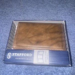 Cartera Stafford de cuero marrón triple plegable para hombre NUEVA en caja - Imagen 1 de 5