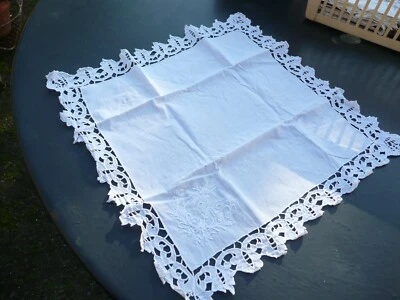 mouchoir ancien en lin entourage brodé marqué MARIA dans un angle époque XIX ème - Photo 1/4