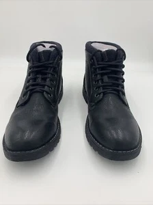 New -Eastland Men's Finn Chukka Boot - Black Size 8.5 - Damaged Box - Picture 1 of 7