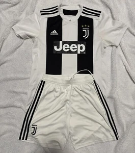 Divisa Calcio JUVENTUS 2018/2019 - Foto 1 di 15