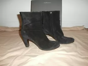 Botines de tacón de gamuza Danila negros Roberto del Carlo 40 $450 - Imagen 1 de 5
