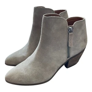 Frye Womens Judith Zip Bootie Ash Beige Suede Block Heel Ankle Boots Shoes 9 New - Picture 1 of 12
