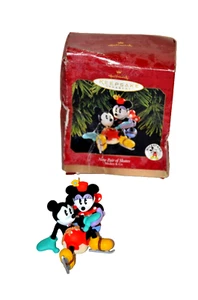 Hallmark Ornament Disney Mickey & Co "Nuevo Par de Patines" Disney 1997 Minnie - Imagen 1 de 8