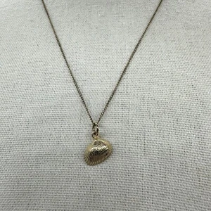 VTG Avery 14K Yellow Gold Large Clam Shell Pendant Necklace 19" - Picture 1 of 7