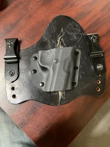 Used - Pistol Holster - Cross Breed Holsters (CBH) - Picture 1 of 3