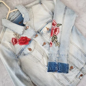 Kut From The Cloth Denim Jacket Womens Size Large Embroidered Flowers Trucker - Picture 1 of 10