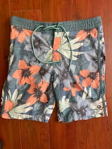 Rip Curl Surf Craft Floral Hawaiian Board Shorts Tag 30 Measured Waist 32 inches - Picture 1 of 10