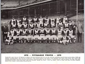 Baseball Collectibles | 1970 Pittsburgh Pirates Tri-Fold Team Photo W/ Clemente - Picture 1 of 2