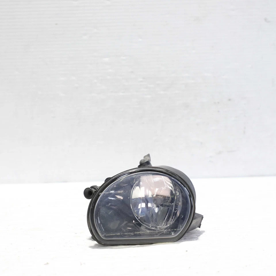2007-2015 Audi Q7 Halogen Right Side Fog Lamp OEM 8PO941700A - Image 1 of 4