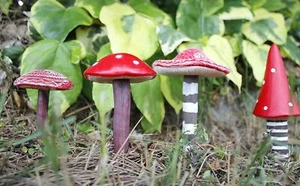 Garden Mushroom Ornaments Toadstools Mini Statues 4pc Set Red Novelty Fairy - Picture 1 of 6