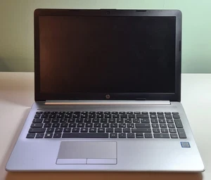 Laptop HP 15-da0111nl (15,6" I7 16GB 512GB Nvidia MX130 Win11) - Bild 1 von 8