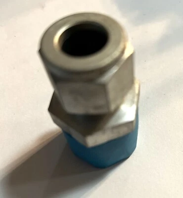 CONNECTOR  1/2" TUBE OD  3/4" NPT  MALE CONNECTION  SWAGELOCK PN S810-1-12 - Image 1 of 3