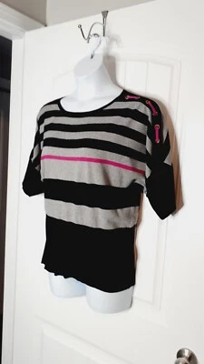 Suéter Spense manga corta con detalles grande Foto 1 de 4