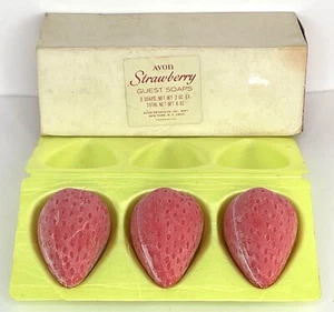 Avon Strawberry Guest Soap Set of 3 1971 Vintage Original Box VTG Collectible - Picture 1 of 3