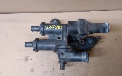 Jeep Compass 2008 carcasa de termostato de 2,4 L sin válvula de control Foto 1 de 4