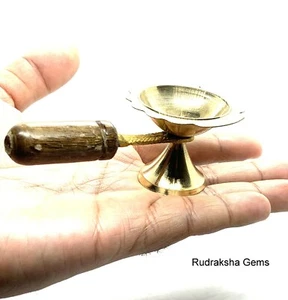 POOJA DIYA BRASS DIVA INDIAN DEEYA OIL LAMP BURNER TEMPLE DEEPAK HINDU TEMPLE - Picture 1 of 7