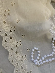 2 Yards Breite Beige Baumwolle Ösen Spitze Borte, Floral Rose gewellte Bordüre - Bild 1 von 9
