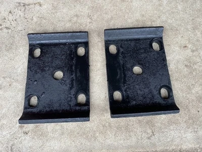 91-01 Jeep Cherokee XJ Chrysler 8.25 Rear Leaf Spring U-bolt Plate (pair) OEM - Image 1 of 2