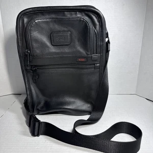 TUMI Bolso de Viaje Bandolera Organizar Bolso Cuero Negro Bandolera Mensajero - Imagen 1 de 24