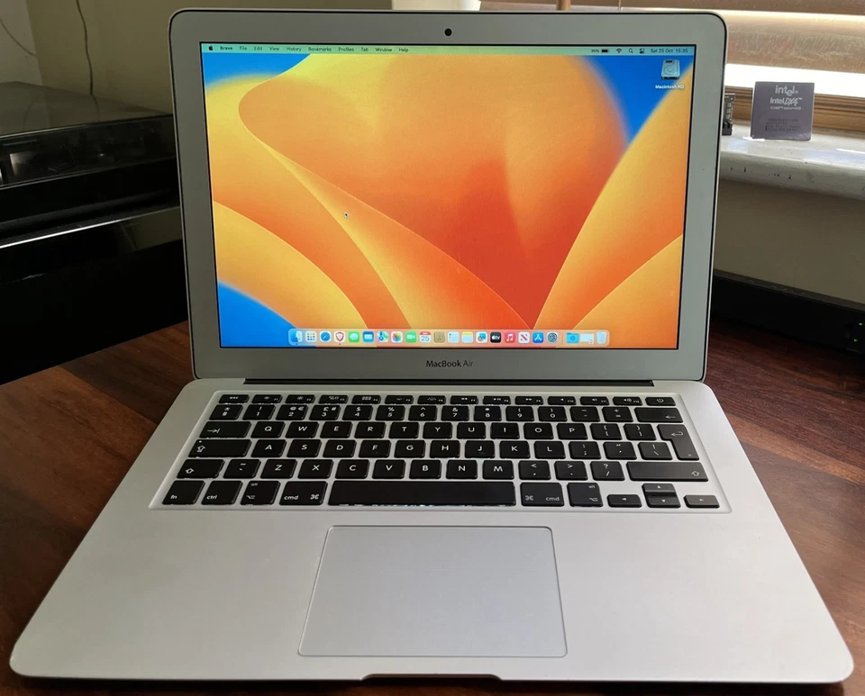 Apple MacBook Air A1466 (13 inch 2013) 4GB RAM, SSD - MacOS Ventura - Image 1 of 4