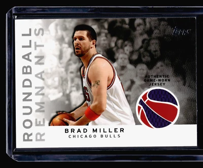 Tarjeta Brad Miller Game Worn Jersey Roundball Remnants Topps 2009-10 #RR-BM Bulls Foto 1 de 2