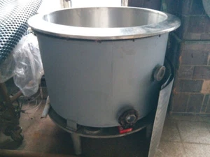 Kessel aus Edelstahl - V2A, 300 Liter, mit Standfußbehälter - Bild 1 von 4