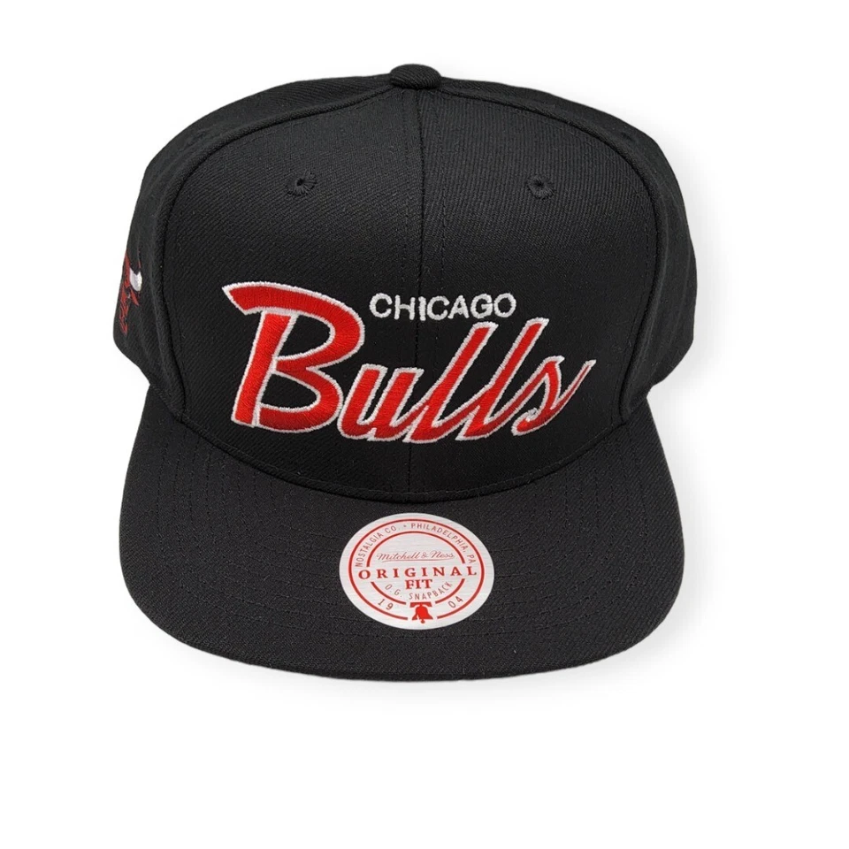 Mitchell & Ness Chicago Bulls Black Heritage Script Adjustable Snapback Hat