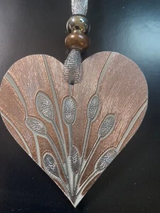 Metallic Silver Gold Rose Embossed Wooden Heart hanging decoration Sign plaque c - Picture 1 of 6