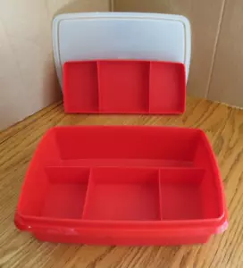 Tupperware Tuppercraft Stow N Go Contenitore e Guarnizione 767 Rosso 7 Aree Divise - Foto 1 di 6