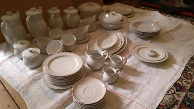 Porzellan Geschirr weiß m. roten Sternchen ARSBERG Bayern   zb.  1 Schneidbrett - Bild 1 von 4