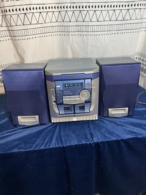 Aiwa NSX-AJ100 音频系统 3 CD/收音机/AUX/双磁带播放器 带遥控器零件 — 第 1/4 张图片