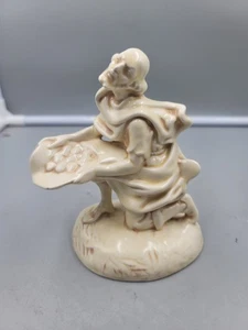 Vintage Atlantic Mold Antique Ivory Nativity Beggar Figurine 5 Inch - Picture 1 of 6