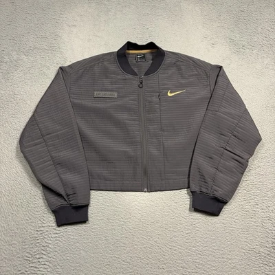 Jaqueta Bombardeiro Nike Maria Sharapova x La Cortez Feminina Tamanho XL Cinza CQ7649-082 - Imagem 1 de 4