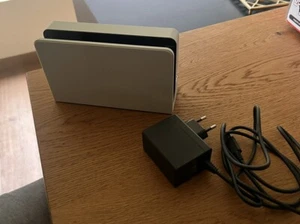 Base di ricarica Dock Station NINTENDO SWITCH ORIGINALE BIANCA - Foto 1 di 1