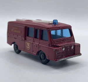 Vintage 1966 Lesney Matchbox - Land Rover Fire Truck No. 57 - made in England - Picture 1 of 7