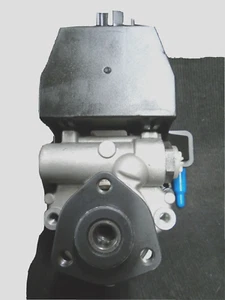 MERCEDES-BENZ R170, 230 W202, W208, W210,SSANGYONG Delco Power Steering Pump. - Picture 1 of 2