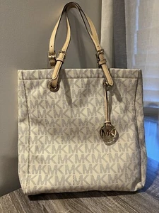 PreOwned Michael Kors White Long Tote bag - Picture 1 of 9