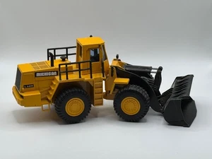 JOAL COMPACT MICHIGAN L 320 LOADER 1:50 SCALE DIECAST MODEL NO. 239 ZZ3585 - Picture 1 of 12