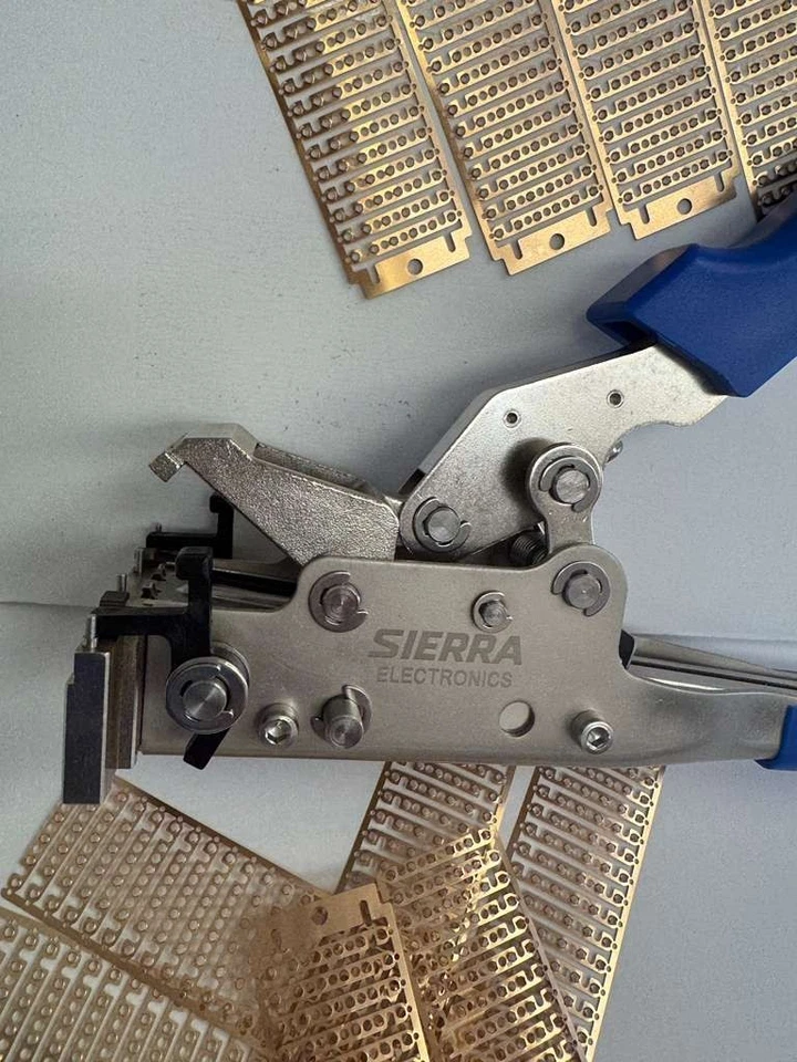 Herramienta de empalme Sierra Electronics SMT estilo semiautomático Foto 1 de 3