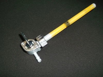 Juego de cuatro llaves de combustible originales Honda CB400 Foto 1 de 4