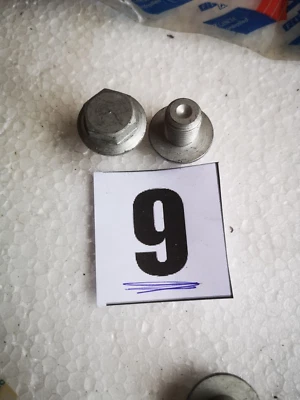 TAPPO VITE DI CHIUSURA COPPA OLIO FIAT BRAVO LANCIA Y ALFA 145 146 COD 7735592 - Imagem 1 de 2