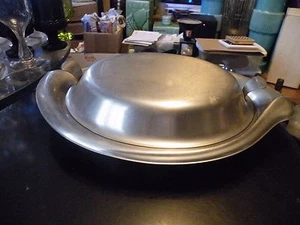 Servidor cubierto de acero inoxidable plateado internacional FLAIR circa 1956 MUY ESCASO - Imagen 1 de 6