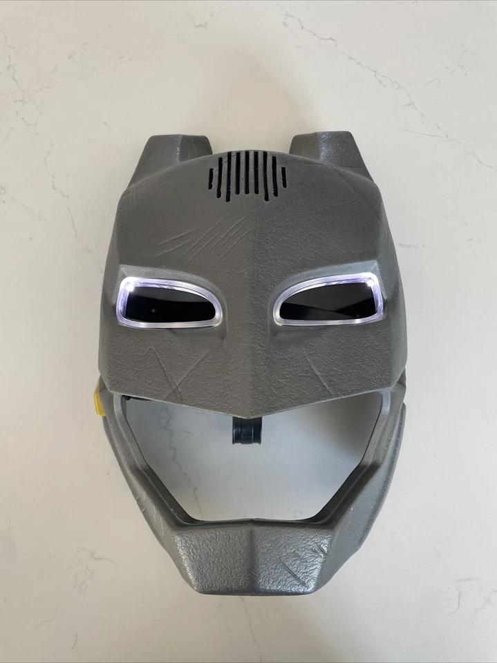 Mattel Batman Dawn of Justice Light Up Talking Mask Cosplay 2015 Vs. Superman - Image 1 of 1